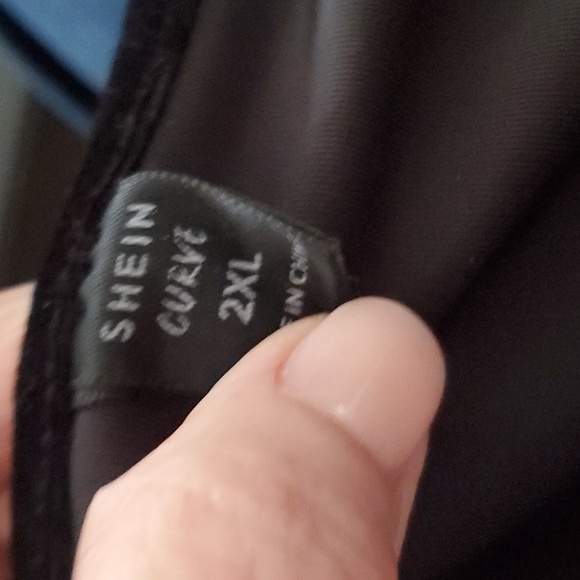 Seeing One Piece Velvet low cut Blouse - Picture 7 of 7